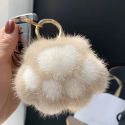 Multi-Color Cute Cat Paw Keychain Fluffy Faux Fur Keychain Soft Plush Couple Keychain Plush Car Key Ring Bag Pendant