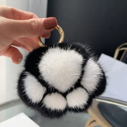 Multi-Color Cute Cat Paw Keychain Fluffy Faux Fur Keychain Soft Plush Couple Keychain Plush Car Key Ring Bag Pendant