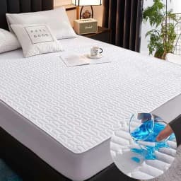 Cartoon Quilting Waterproof Fitted Sheet Cute Printed Padded Mattress Protector Skin-Friendly Non-Slip Mat with Elastic Band