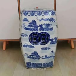 White Porcelain and Drawn Blue Shoe Hand Changing Stool Ceramic Drum Bathroom Neoclassical Imitation Sitting Stool Low Round