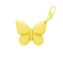 Silicone Butterfly Shaped Lip Balm Holder Keychain Cute Design Multiple Colors Perfect For Handbag Backpack Daily Travel Use