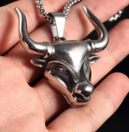 Retro Punk Turquoise Bull Head Pendant Necklace for Men Fashion Hip Hop Motorcycle Riding Trend Cool Personalized Jewelry