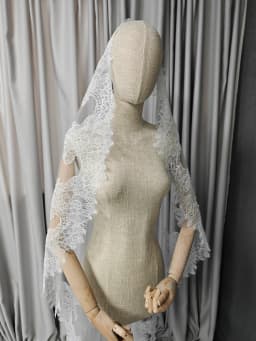 Customized Wedding Veil with Chantilly Eyelash Lace, 2m/2.5m/3m Mantilla Veil, Ivory Bridal Veil with Hidden Comb, Veil NV9145