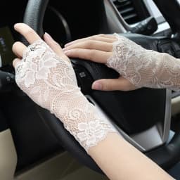 Women's Lace Sunscreen Outdoor Half Finger Driving Gloves Summer Thin Elastic Breathable Bridal Fashion Touch Screen Fingerless