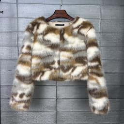 [EAM] Pattern Short Elegant Faux Fur Jacket New Round Neck Long Sleeve Women Coat Fashion Tide Autumn Winter 2026 CPG6814