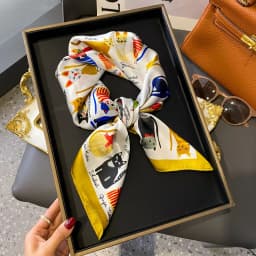 Luxury Print Chain Neck Tie Shawl 2025 Silk Square Scarf Women Wraps Female 70cm Hair Hand Wrist Headkercheif Hijab Bandana