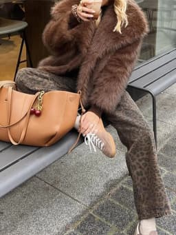 Solid Brown Fluffy Fur Jacket Women's Casual Lapel Loose Long Sleeves Thicken Warm Short Coat 2025 Winter New Lady Commute Wear