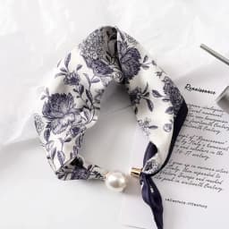 High End Chic Lazy Scarf Lightweight Convenient Magnetic Buckle Scarf Polyester Printed Design Pearl Decoration Scarf Vacation