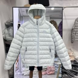 2025 New Women's Short White Duck down Jacket Loose Fit Chest Mountain Design Hooded Korean Style Commute Wind Nylon Material