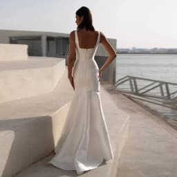Customized Simple Straps Satin Wedding Dress For Woman Bride Mermaid Sweep Train Sleeveless New Vestido Bridal Gown