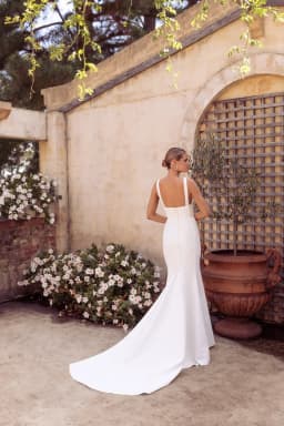 White Mermaid Wedding Dresses Square Neck Strap Civil Bridal Gown Backless Button Dubai Minimalist Bride Dress Customized