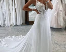 Eightale Boho Wedding Dresses V-Neck Lace Appliques A-Line Spaghetti Straps Customized Court Train Bridal Gown Vestido De Novia