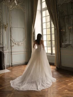 Customized Embroidery Beaded Lace Wedding Dress Charming A-line Tulle Long Bridal Gown New Off Shoulder Dresses Robe De Mariée
