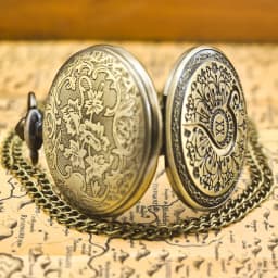 Retro Bronze Steampunk Pattern Decorated Flip-Top Male And Female Student Gift Quartz Necklace Commemorative Pocket Watch