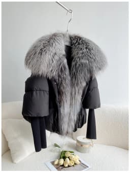 2026 Winter Real Fox Fur Collar White Duck Down Padded Down Jacket Regular Fashion Warm Big Fur Collar Women's Coat