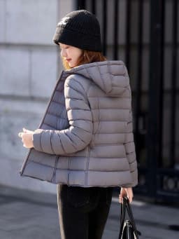 Women's Short Lightweight Hooded Down Jacket 2026 Autumn Winter High qulaity Waist-Cinched puffer coat Warm Solid color DJ729
