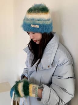 Striped Rainbow Beanies Hat Gloves Two Piece Set For Women&Men Winter Warm Skullis Hats Unisex Outdoor Coldproof Gloves Caps Set