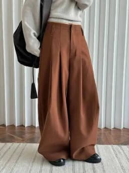 [LANMREM] 2026 Winter New Thick Warm Pants For Women High Waist Pleated Wide Leg Trousers Office Lady Clothes Minimalism 26C967