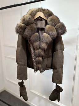 2026 Luxury Winter 90% White Duck Down Wool Blends Jacket Women Real Natural Huge Fox Fur Thickened Warm Puffer Wool Down Coat