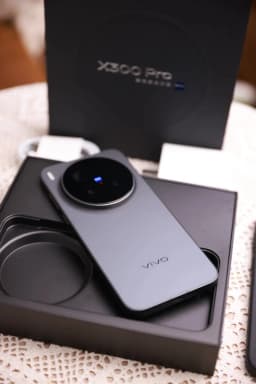VIVO X300 Pro 5G Smartphone Dimensity 9500  6510mAh 90W FlashCharge 6.78″AMOLED Display 200MP ZEISS APO Telephoto Camera NFC OTG