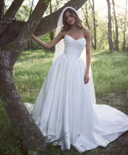 Modern Strapless Satin Wedding Dresses With Structured Bodice A Line Lace Applique vestido de novia boda 2026 Customized