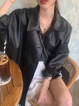 Black Lapel Leather Jacket Women's Loose Fit Retro Stylish Short Outerwear for Small Figures Autumn Winter Fashionable Coat