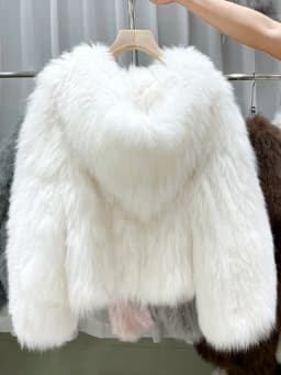 2026 New Winter Ice Cream Color Real Fur Coat Natural Fox Fur Knitting Craft Coat With Hooded Fashion Sweet Beauty Women Coat