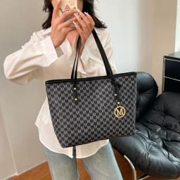 2026 New Large Capacity Women's Bag For Versatile Small Design Check Pattern Shoulder Tote Commuter Bag