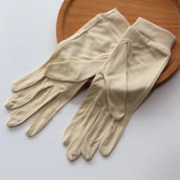 100% Natural Mulberry Silk Gloves Female Summer Thin Breathable Sleep Moisturizing Touch Screen Driving Sunscreen Mittens A60