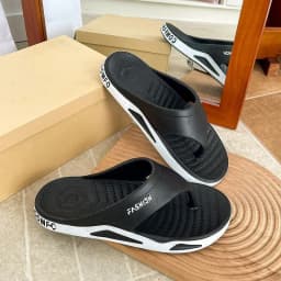 High Quality Brand Men Flip Flops Summer Beach Flip Flops Men Women Fashion Breathable Casual Men Beach Slippers Summer Outdoor