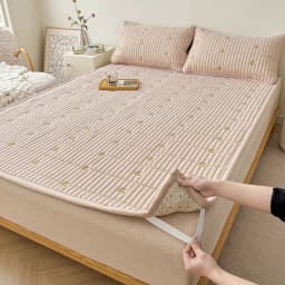 Spring Autumn Comfortable Durable Mattress Toppers Soft Breathable Soybean Fiber Filling Bed Pads Keep Warm Quilted Mattress Pad