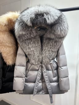 2025 Luxury Winter Large Natural Silver Fox Fur Hooded 90% Goose Down Jacket Women Thickened Warm Coat Waterproof Belted Parkas
