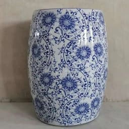 White Porcelain and Drawn Blue Shoe Hand Changing Stool Ceramic Drum Bathroom Neoclassical Imitation Sitting Stool Low Round