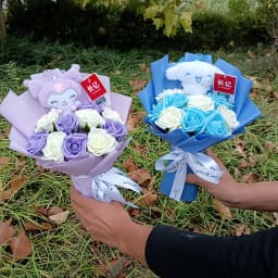 Genuine Hellokitty Kuromi Cinnamoroll Plush Dolls With Artificial Flowers Bouquets Christmas Valentine Graduation Birthday Gifts