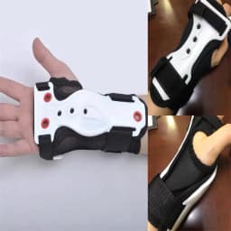 Outdoor Skiing Wrist Guard Hand Palm Protector Man Woman Breathable Roller Snowboard Skateboard Wrist Support