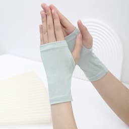 Fingerless Sunscreen Gloves Thin Cool Ice Silk Silky Sun Block Driving Gloves For Women Men Driving Summer Protection