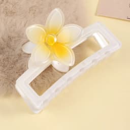 Summer New Square Egg Flower Hair Claw - Gradient Dopamine Sweet Hair Accessory for Back-of-Head Updo Shark Clip