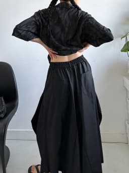 [EAM] High Elastic Waist Black Irregular Bandage Shaped Wide Leg Pants New Trousers Women Fashion Spring Autumn 2026 1DJ1234