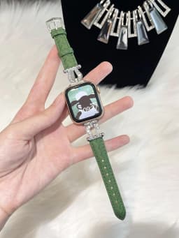 Diamond Leather strap for Apple Watch Band 44mm 45mm 38-42-40-41mm Luxury design Bracelet iwatch series 8 7 SE 6 5 4 Ultra 49mm