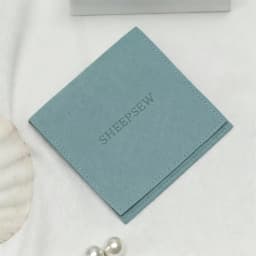 50pcs SHEEPSEW Microfiber Jewellery Envelope Pouches Custom Deboss Logo Multi Colors Jewelry Packaging Bag For Bridesmaid