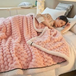 Turtle Velvet Spring Autumn Warm Blankets for Bed Soft Fluffy Comfortable Coral Velvet Throw Blanket Sofa Single Double Blanket