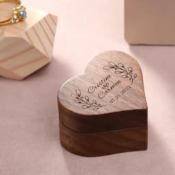 1PCS Love Heart Shaped Walnut Wood Ring Box Free Engraving Name For Wedding Ceremony Jewelry Box Storage Proposal Wedding Gift