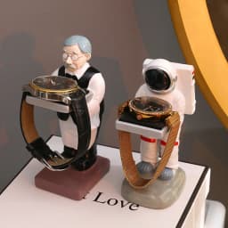 Resin Watch Display Stand Creative Old Butler Display Stand Astronaut Jewelry Storage Stant Decorative Desktop Storage Stand