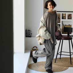 R17800 Artistic and Simple Style, Mid-Length, Loose Fit, Oversized Pure Cotton Spring Pullover Sweatshirt for Women