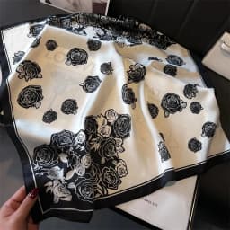 Elegant 27.56inch Floral Print 70cm Square Beach Satin Scarf Casual Elegant Thin Breathable Neck Women Head Wrap Hair Scarves