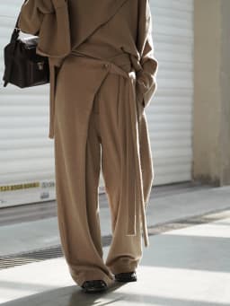 Fashionable light and mature style with slanted placket and tied Western pants, loose and trendy pants for women