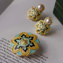 Vintage Baroque Embossed Enamel Flower Brooches Stud Earring Set Pearl Brooch Women Clothing Party Accessories Gift