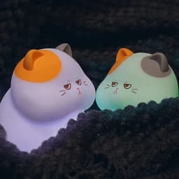 Cute Cat Silicone Night Light with 3 Brightness Levels, 6 Color Changing Modes, 30-Min Auto Off & Tap Control, Soft Bedside Lamp