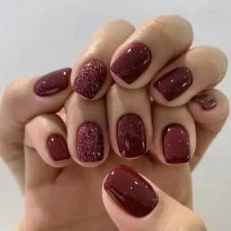 24Pcs Medium Short Square False Nails Glittering Nail Art White Wearable Fake Nail Silver French Full Cover Press on Nail Tips