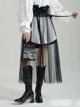 [EAM] High Waist Black Pu Leather Ruffles Mesh Long Elegant Half-body Skirt Women Fashion Tide New Spring Autumn 2026 1DF6219